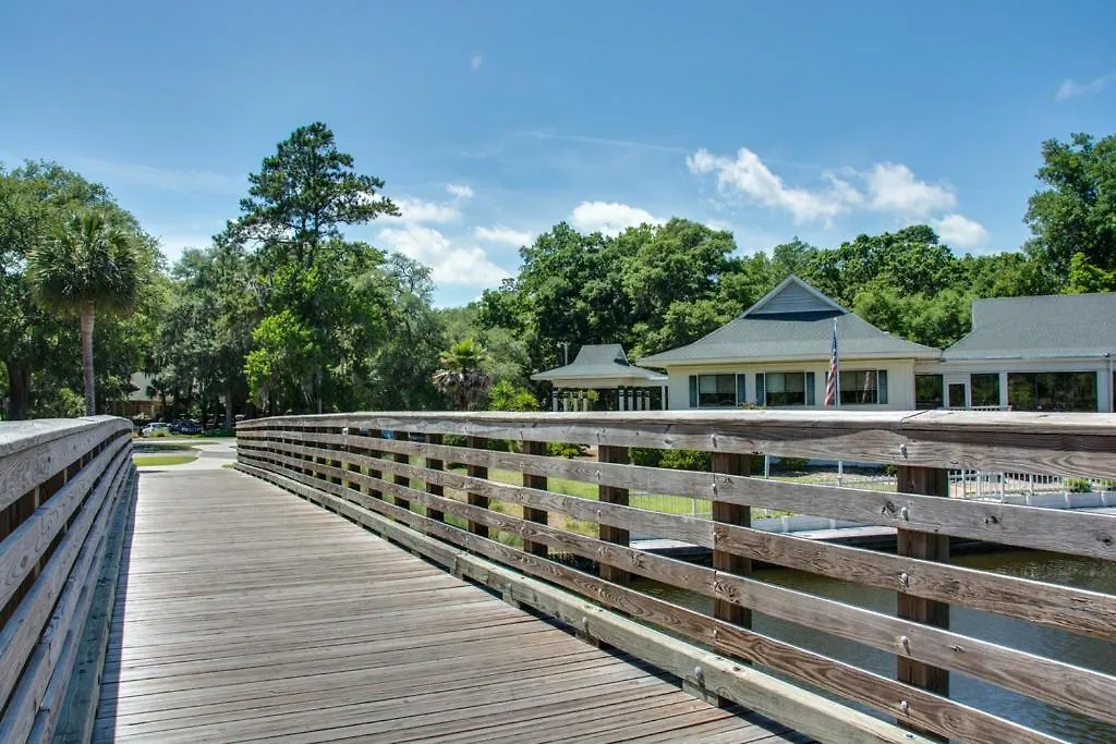Complex Pool, Golf Course, Bikes Villa Hilton Head Island United States